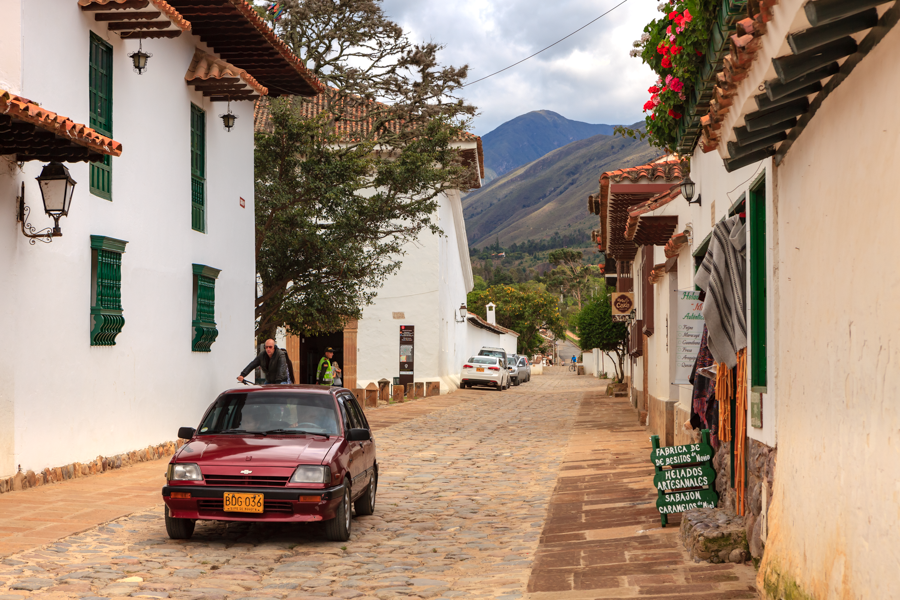 A cobblestoned carrera in Villa de Leyva, Boyacá, Colombia © Mano Chandra Dhas